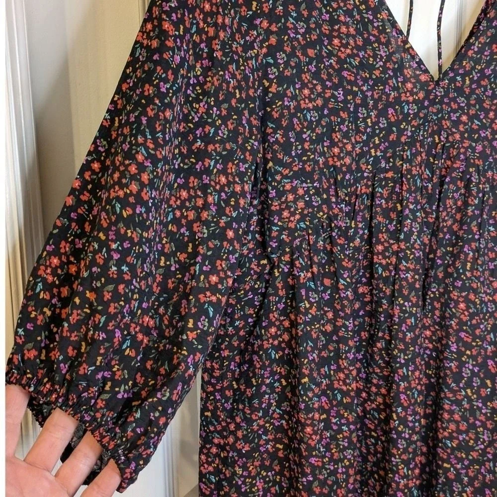 HM Black Floral Babydoll Mini Dress V-Neck  Size M‎ Boho Ditsy Whimsigoth